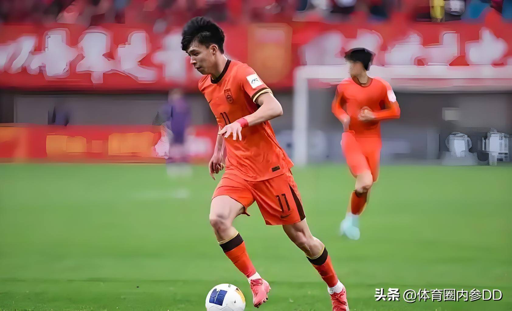 曼联发布备战花絮;加时末段队长鼓劲;中超任务艰巨;球探报告显示潜力(皇马中超曼联哪个好) 曼联发布备战花絮;加时末段队长鼓劲;中超任务艰巨;球探报告显示潜力(皇马中超曼联哪个好)